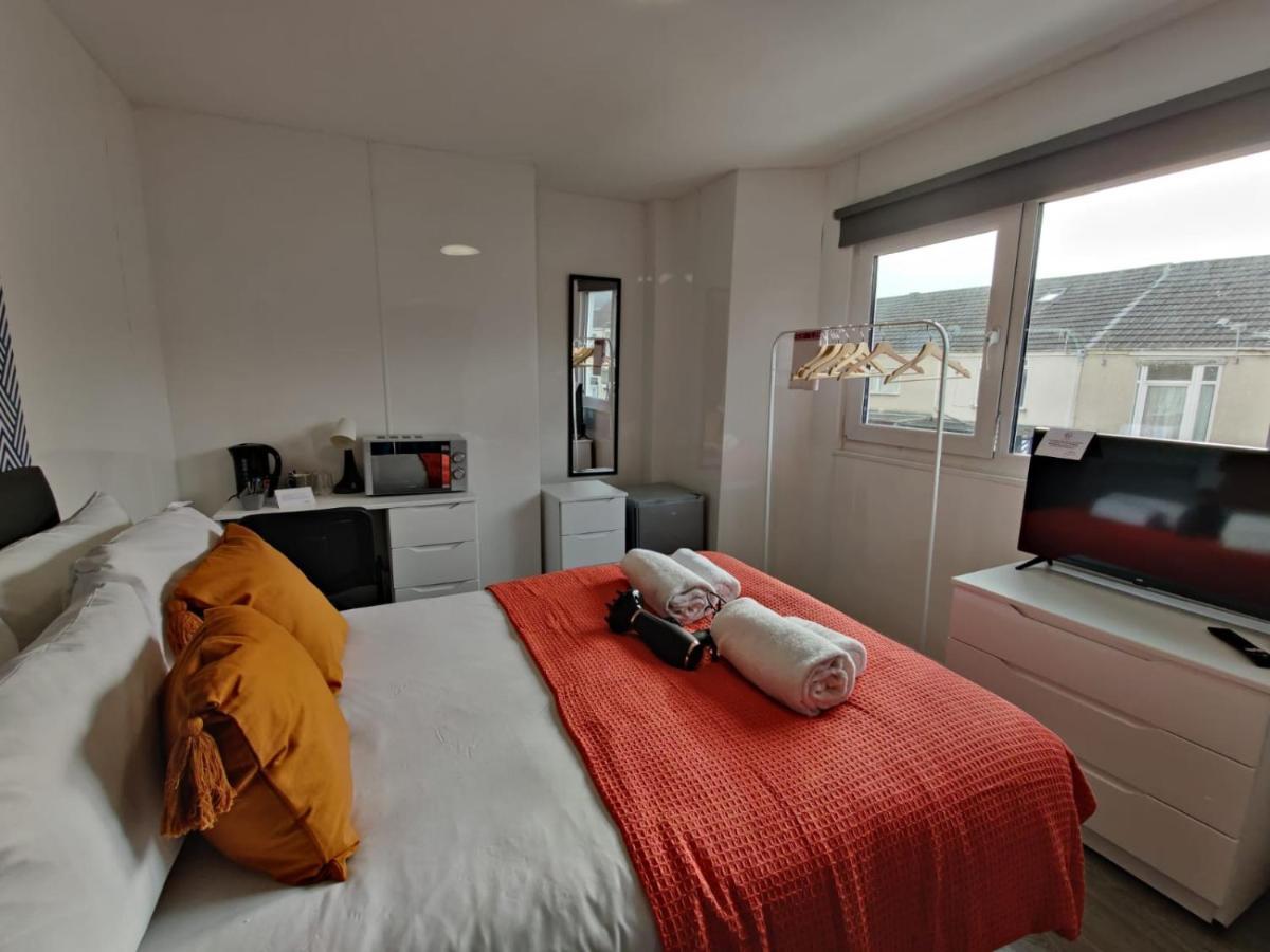 Double Ensuite Rooms Swansea Dış mekan fotoğraf