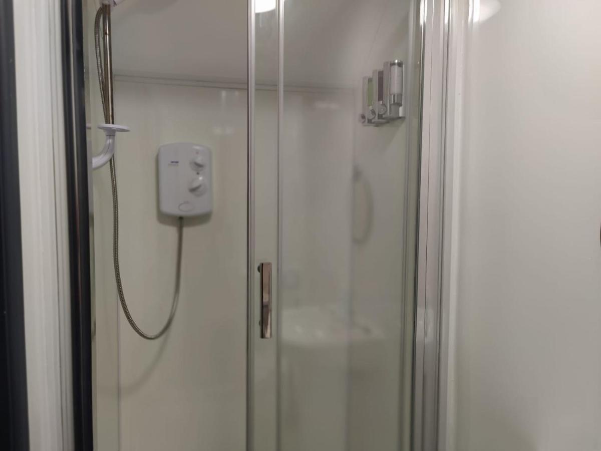 Double Ensuite Rooms Swansea Dış mekan fotoğraf
